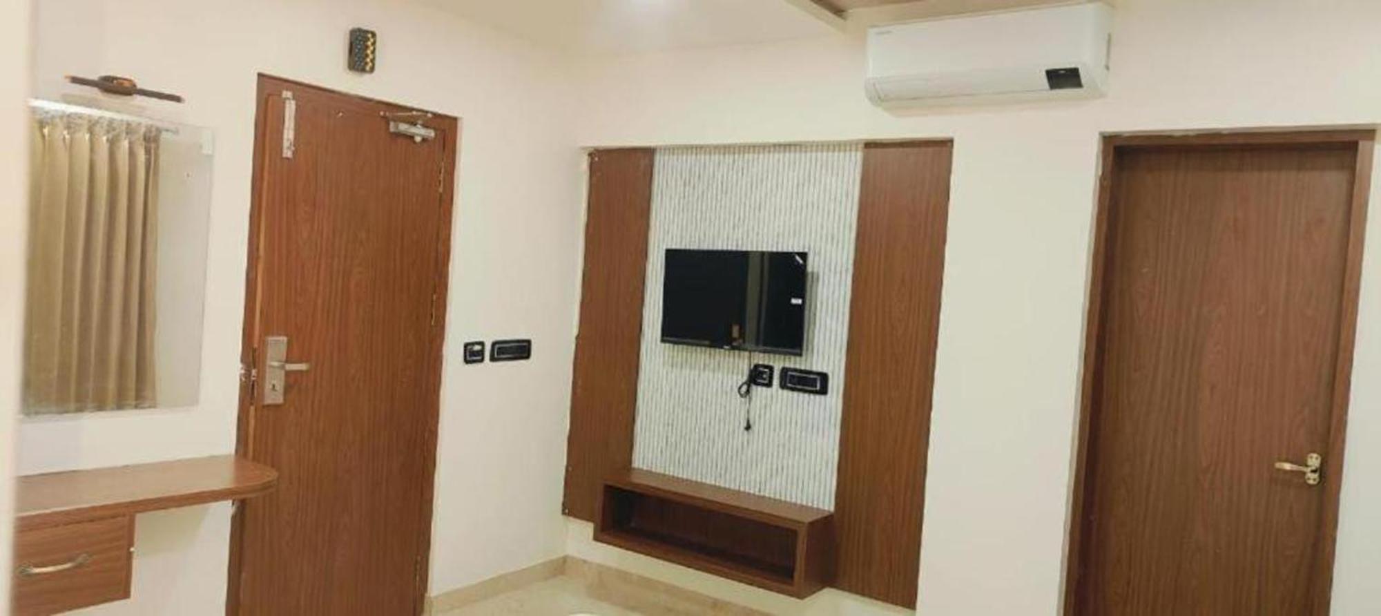 Sree Mahalakshmi Residency By K Hotels Virudunagar Bagian luar foto
