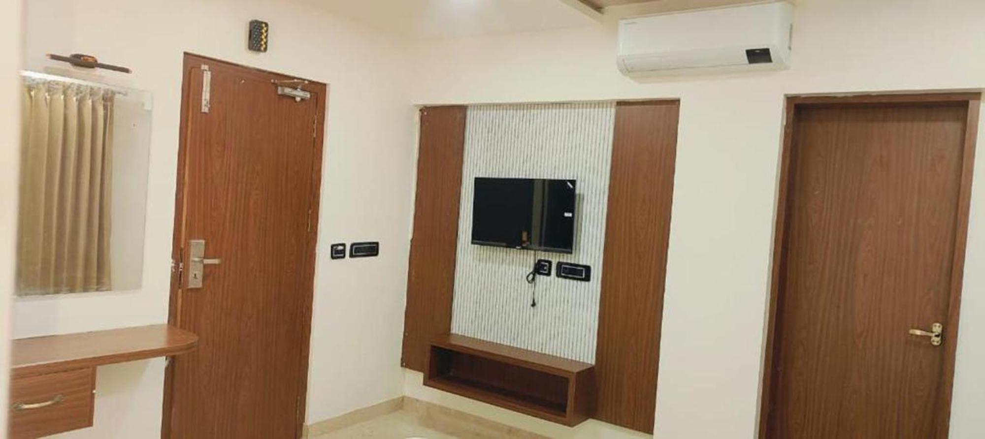 Sree Mahalakshmi Residency By K Hotels Virudunagar Bagian luar foto