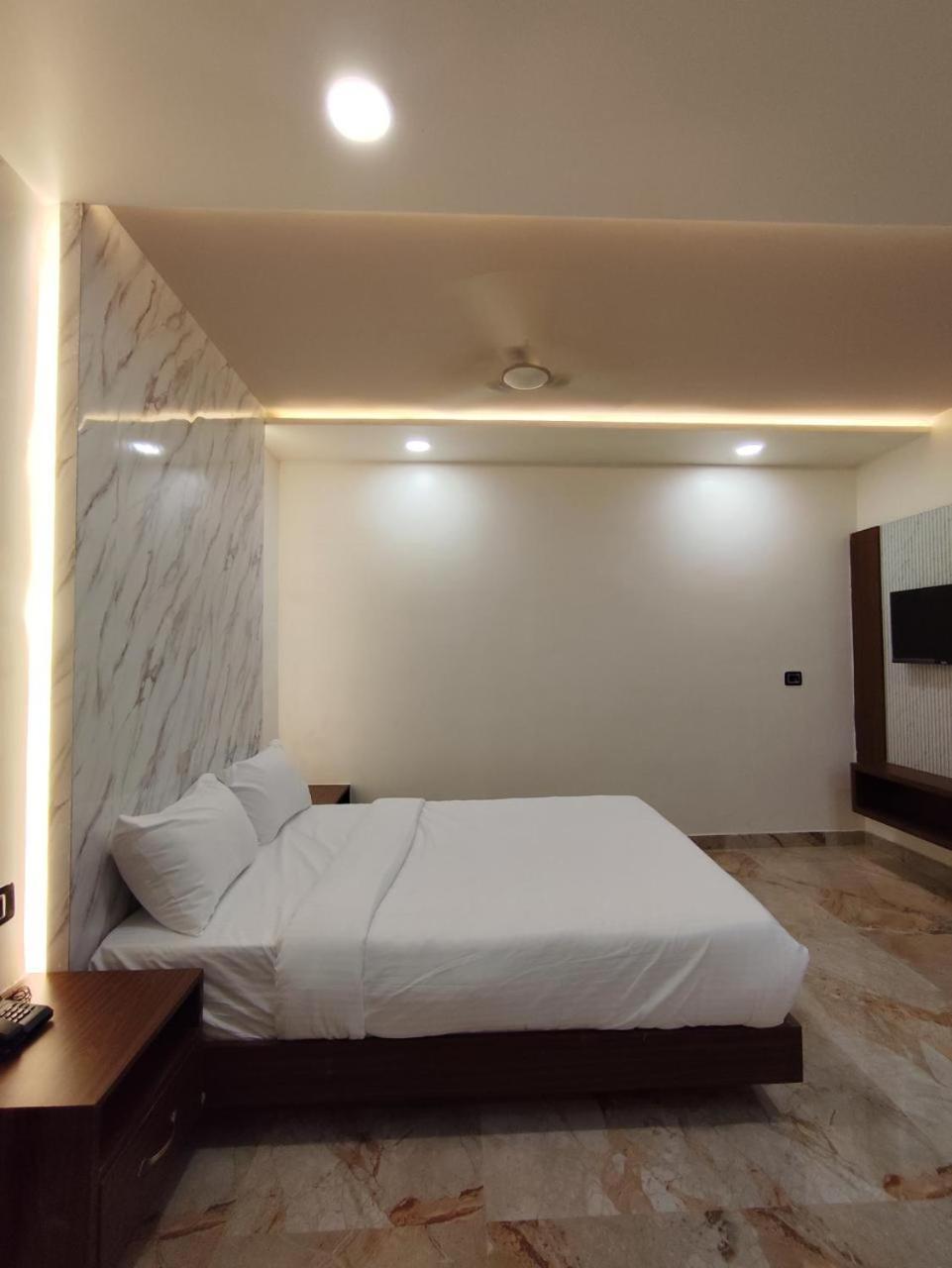 Sree Mahalakshmi Residency By K Hotels Virudunagar Bagian luar foto