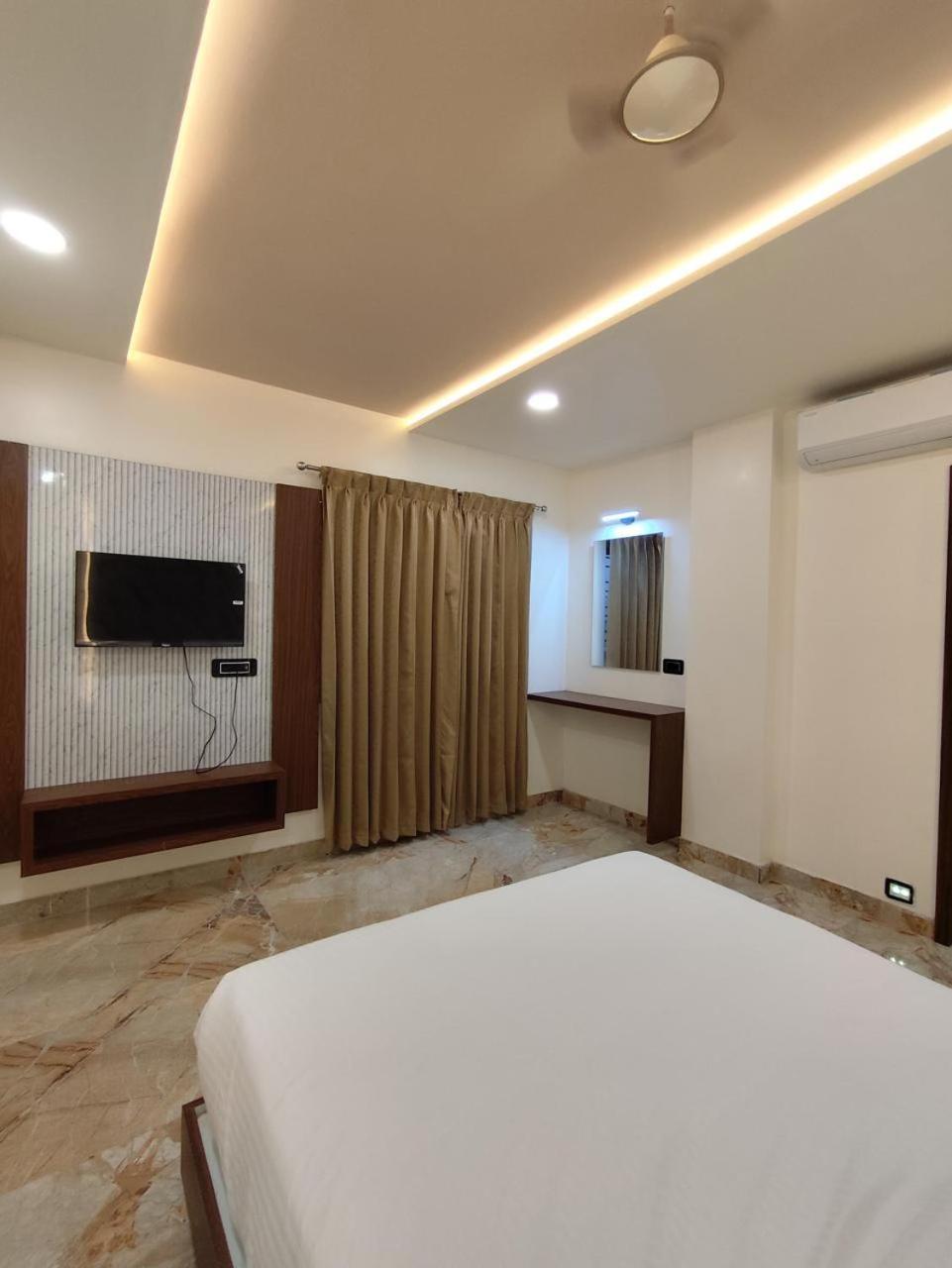 Sree Mahalakshmi Residency By K Hotels Virudunagar Bagian luar foto