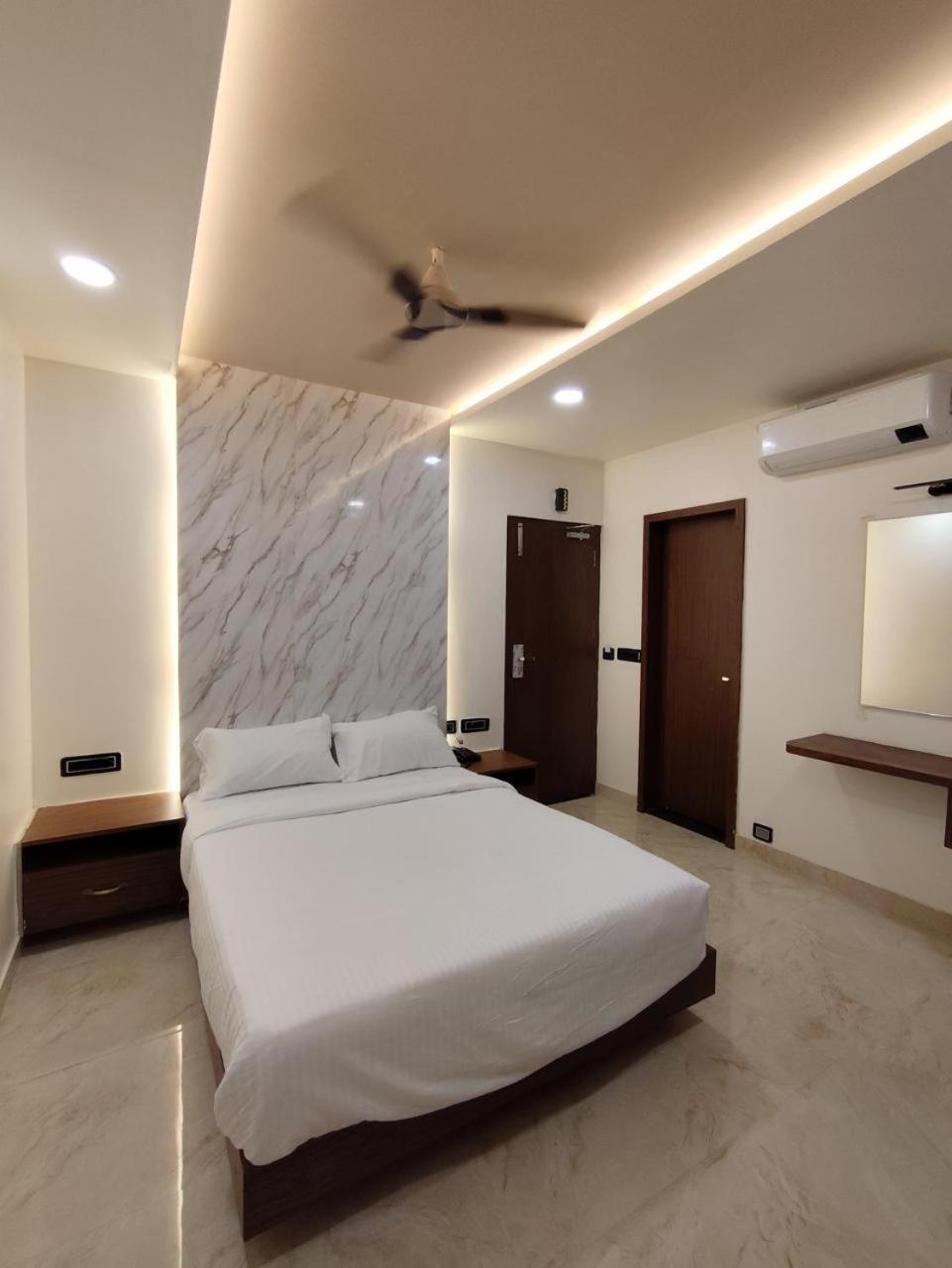 Sree Mahalakshmi Residency By K Hotels Virudunagar Bagian luar foto